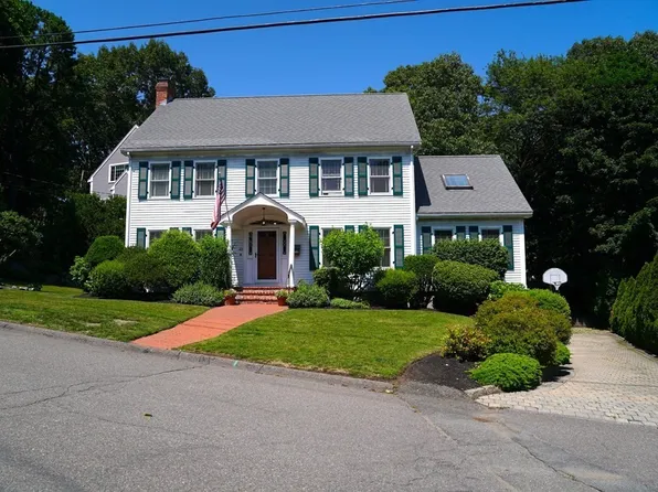 41 Robert Rd, Marblehead, MA 01945