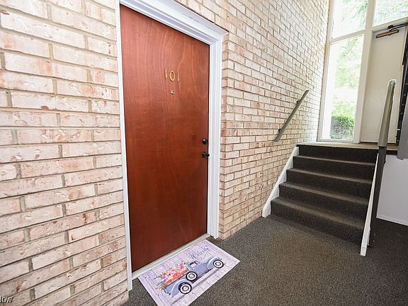 2nd image of 16465 Heather Ln #F101