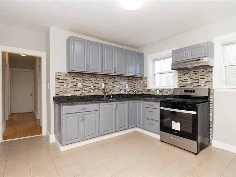 35 Torrey St #3 — Photo 2