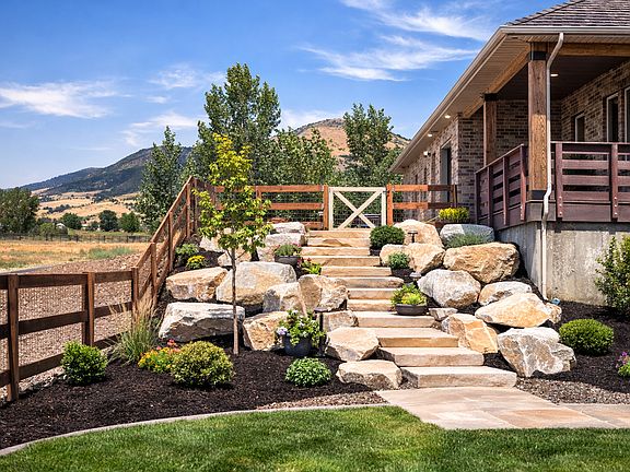 5th image of 3054 W Ridgeline Rd