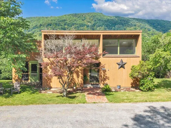180 Daleview Dr, Daleville, VA 24083