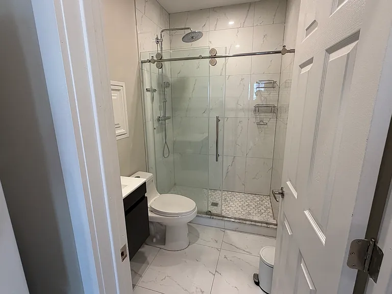 4707 Chester Ave #2 — Photo 4