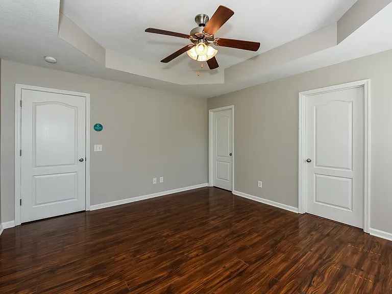 817 Sandworth Cv — Photo 9