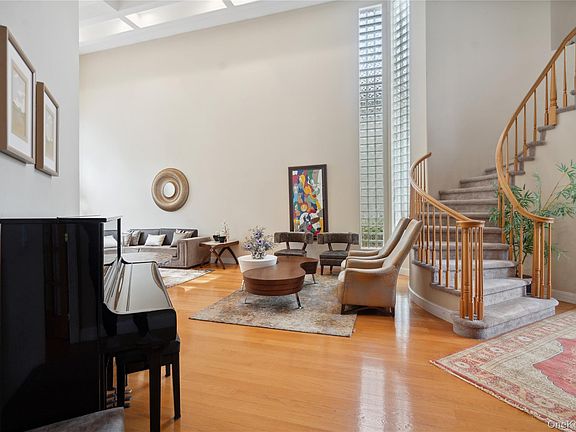 4th image of 179 Sagamore Drive