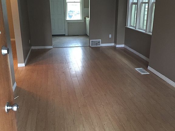 2nd image of 1545 Cameron St