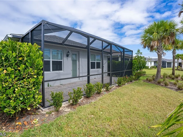 42186 Edgewater Dr — Photo 23