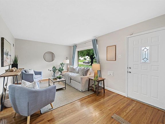 3rd image of 9223 Dana Ave