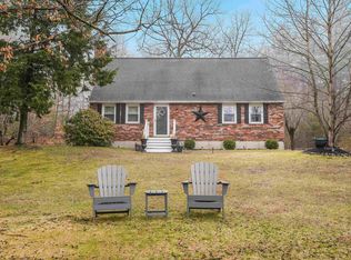 6 Alan Cir, Londonderry, NH 03053