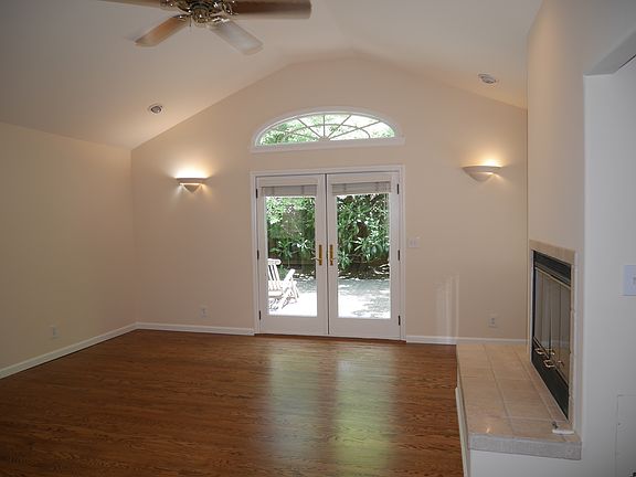 5th image of 1265 Santa Cruz Ave