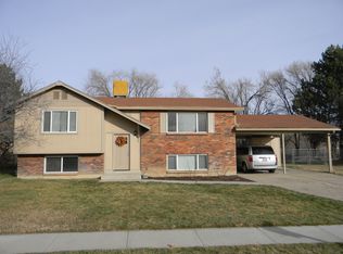 1327 Clark St, Des Moines, IA 50314