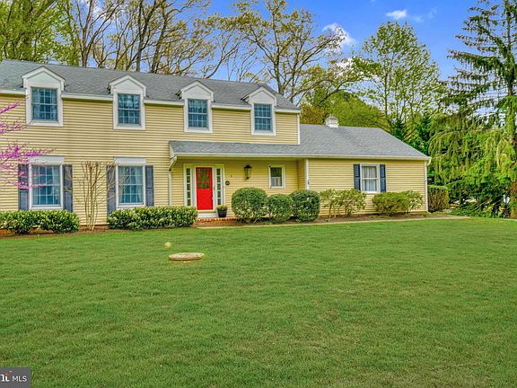 2nd image of 1904 Billy Barton Cir