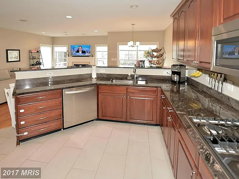 20156 Valhalla Sq — Photo 19