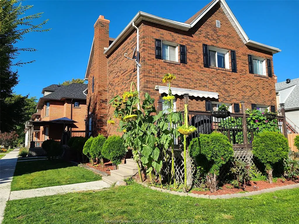 3 bed, $759 — Photo 2