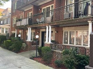 228 74th St APT 1A, Brooklyn, NY 11209