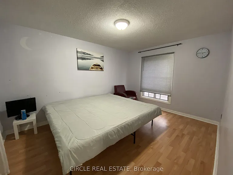35 Fanshawe Dr — Photo 12