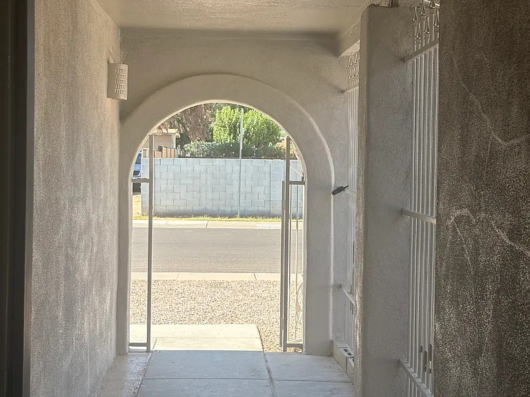 7137 W Colter St — Photo 5