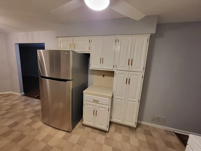 736 William St — Photo 14