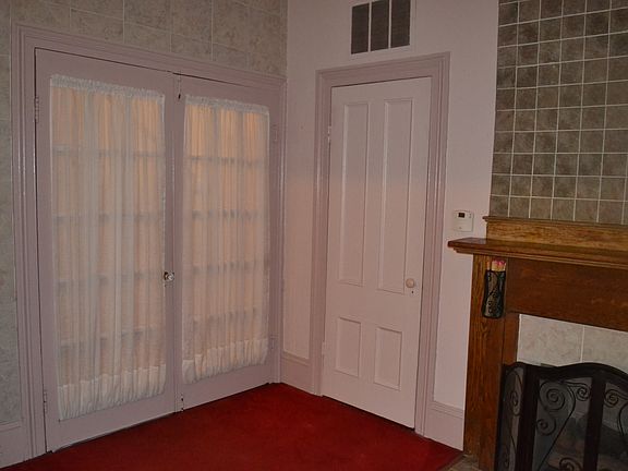 Living Rm with Double Doors 