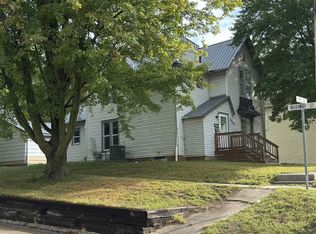 606 11th St, Corning, IA 50841