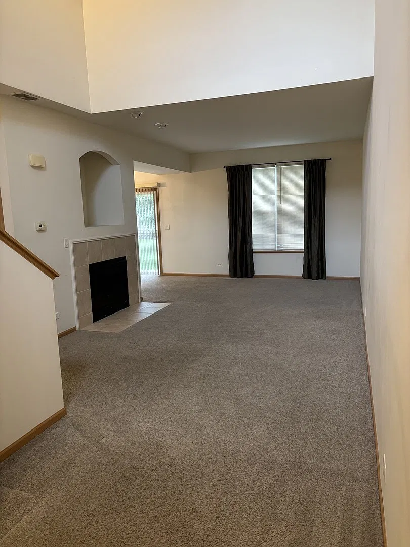 3 bed, 2.5 bath, 1430 sqft, $2,500 — Photo 3