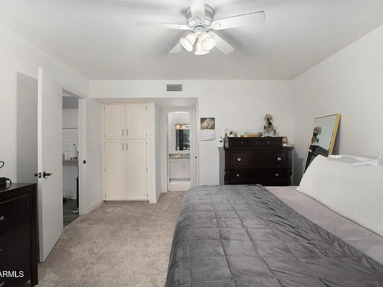 540 N May St #2081 — Photo 12