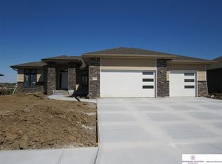 12707 S 76th Ave, Papillion, NE 68046