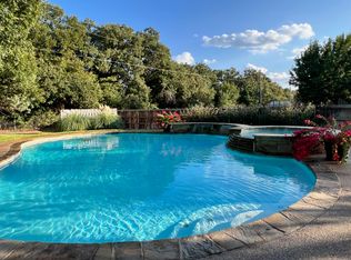 218 Palmer Dr, Comanche, TX 76442