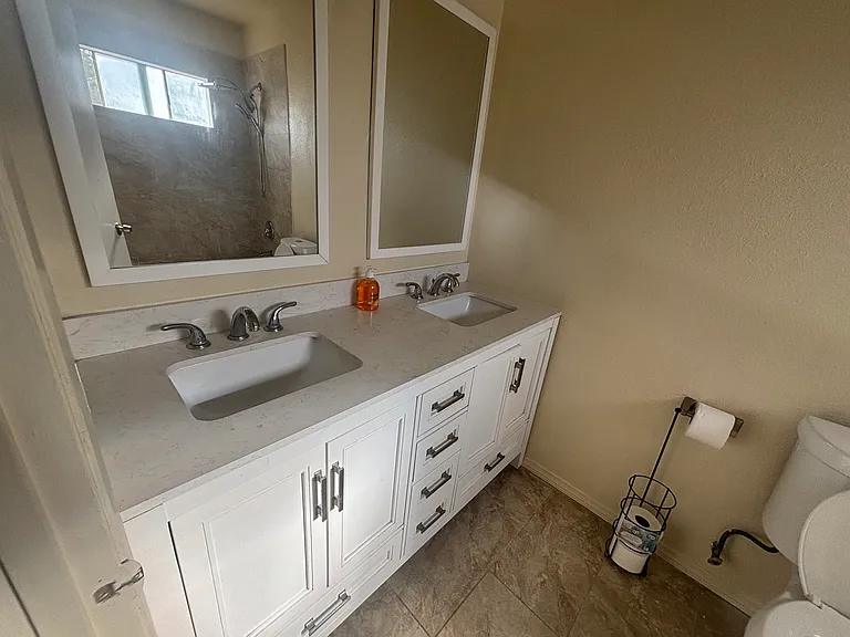 536 Jewell Dr — Photo 2