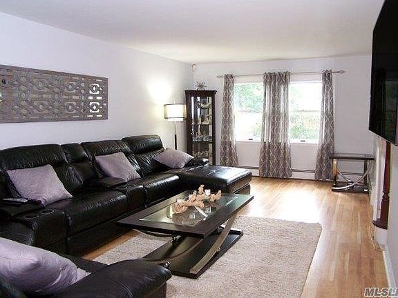 5th image of 9 Ormont Ln