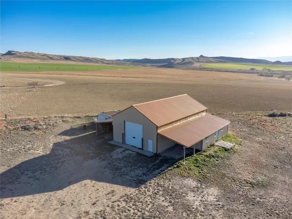 267 Pryor Mountain Rd, Bridger, MT 59014