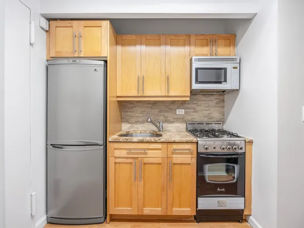 347 West 57th Street 5BB image 3 of 9