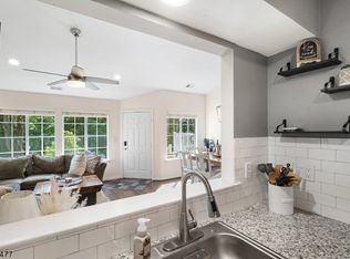 67 Encampment Dr, Bedminster, NJ