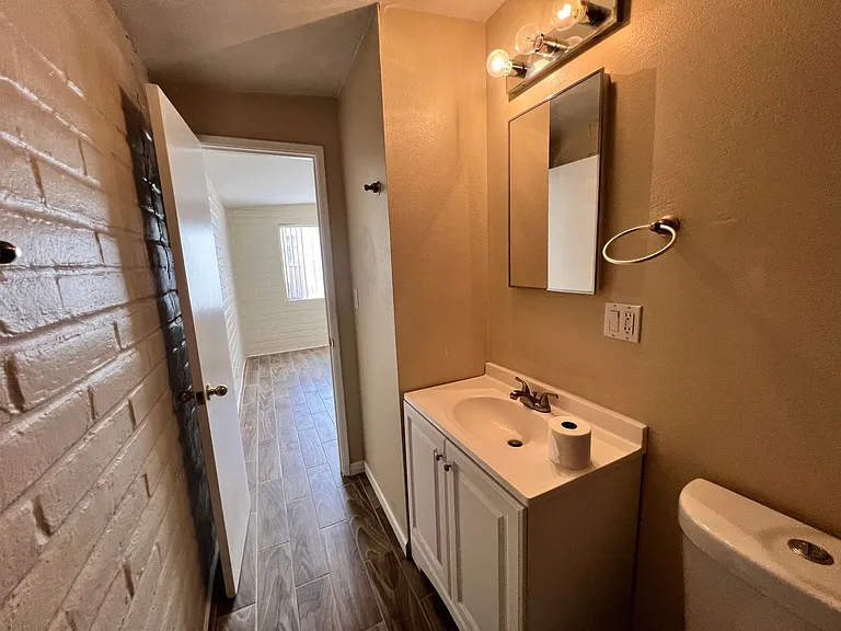 5610 E Glenn St — Photo 11