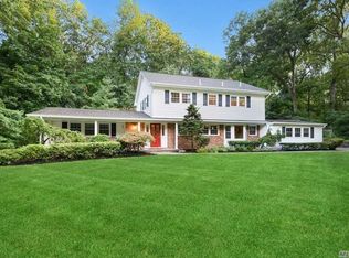 24 Trescott Path, Northport, NY 11768