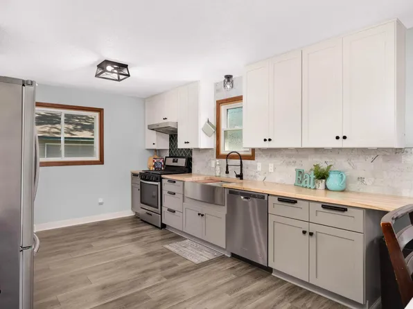 20450 Dodd Blvd, Lakeville, MN 55044