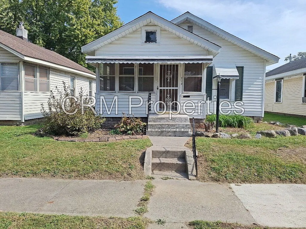 2 bed, 1.0 bath, 792 sqft, $975 — Photo 1