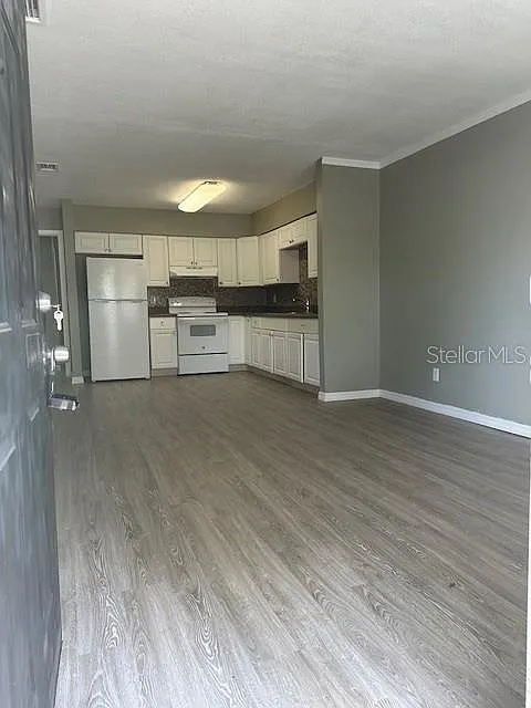 3 bed, 1.0 bath, 1715 sqft, $1,650 — Photo 3