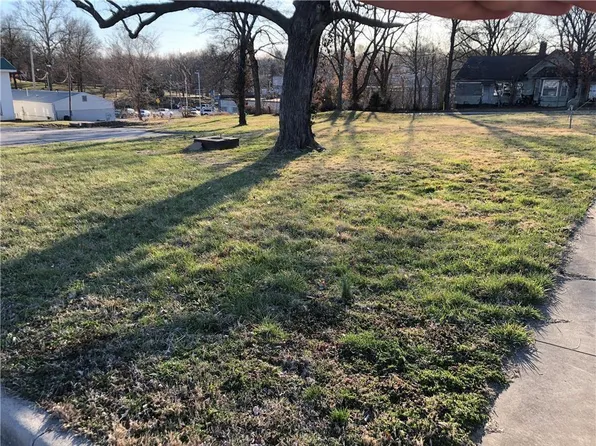 112 W Broadway St, El Dorado Springs, MO 64744