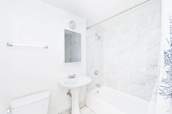 Rented by R New York | media 29