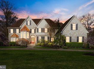 32 Cove Rd, Moorestown, NJ 08057