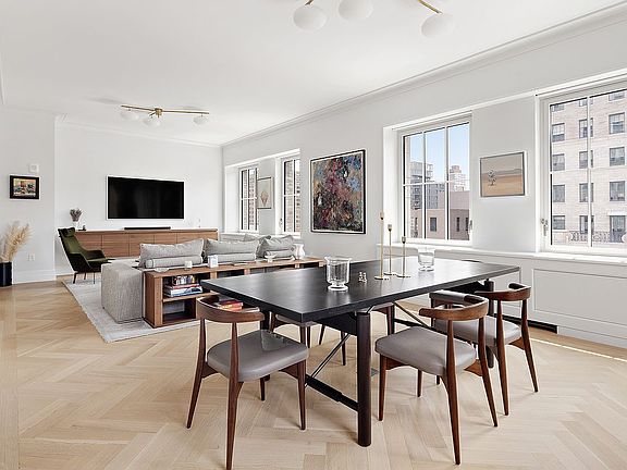 3rd image of 301 E 81st St APT 9A