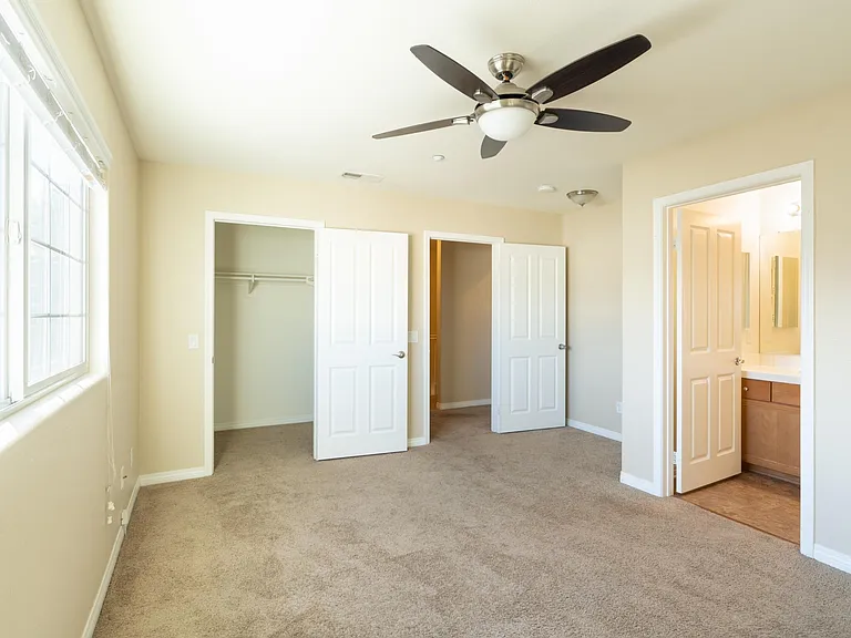 Junior Suite (12' X 11')
