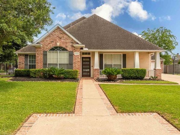 Homes for Sale in Beaumont TX with Garage Zillow