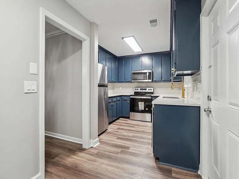 7880 Colquitt Rd — Photo 5