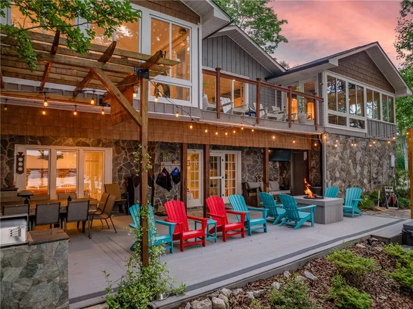 101 Westchester Cir, Seneca, SC 29672