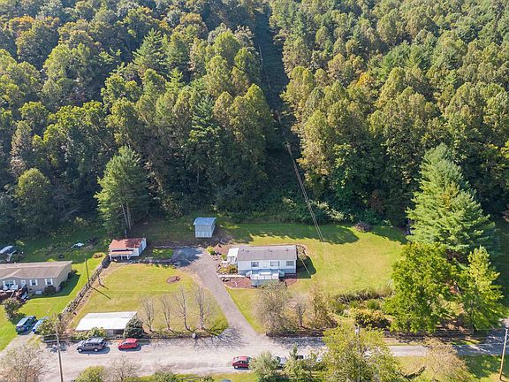 5th image of 122 Alder Ln