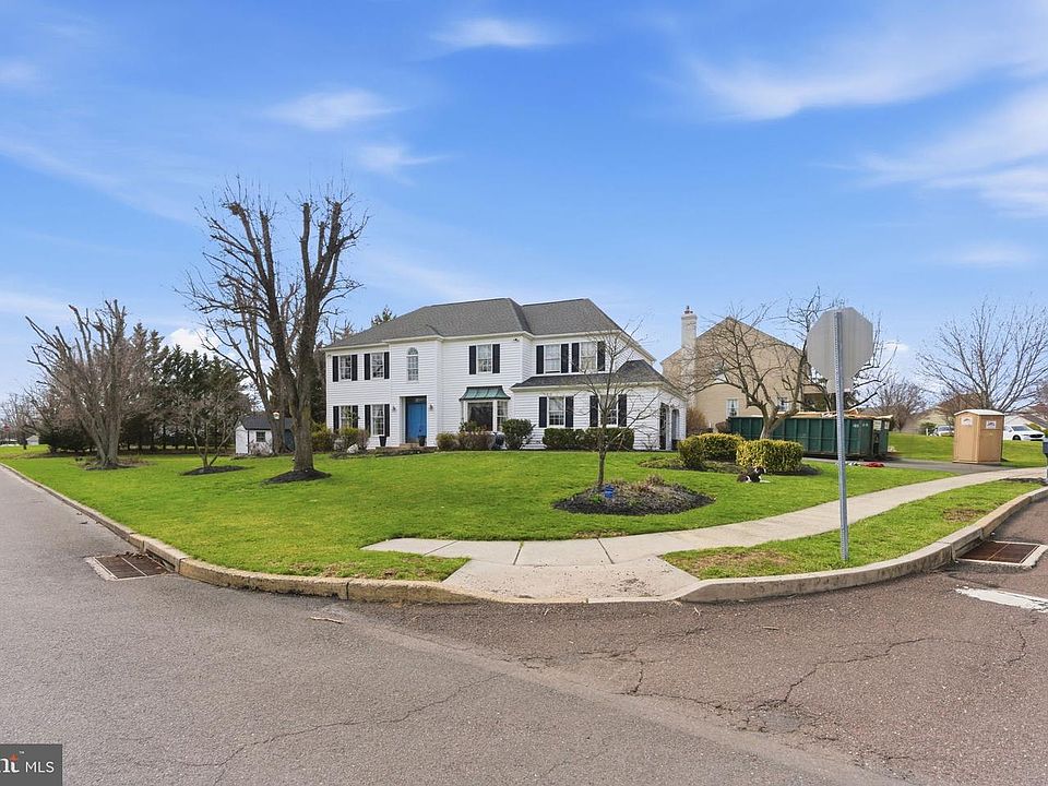 1st image of 32 Marian Cir