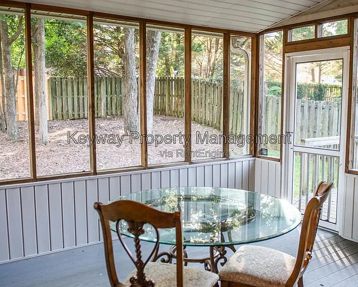 242 Stonington Dr — Photo 30