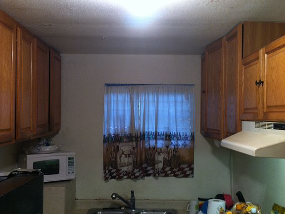 5th image of 824 N 8th St