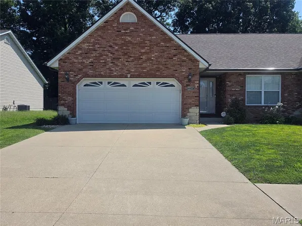 2214 Madero Dr, Shiloh, IL 62221
